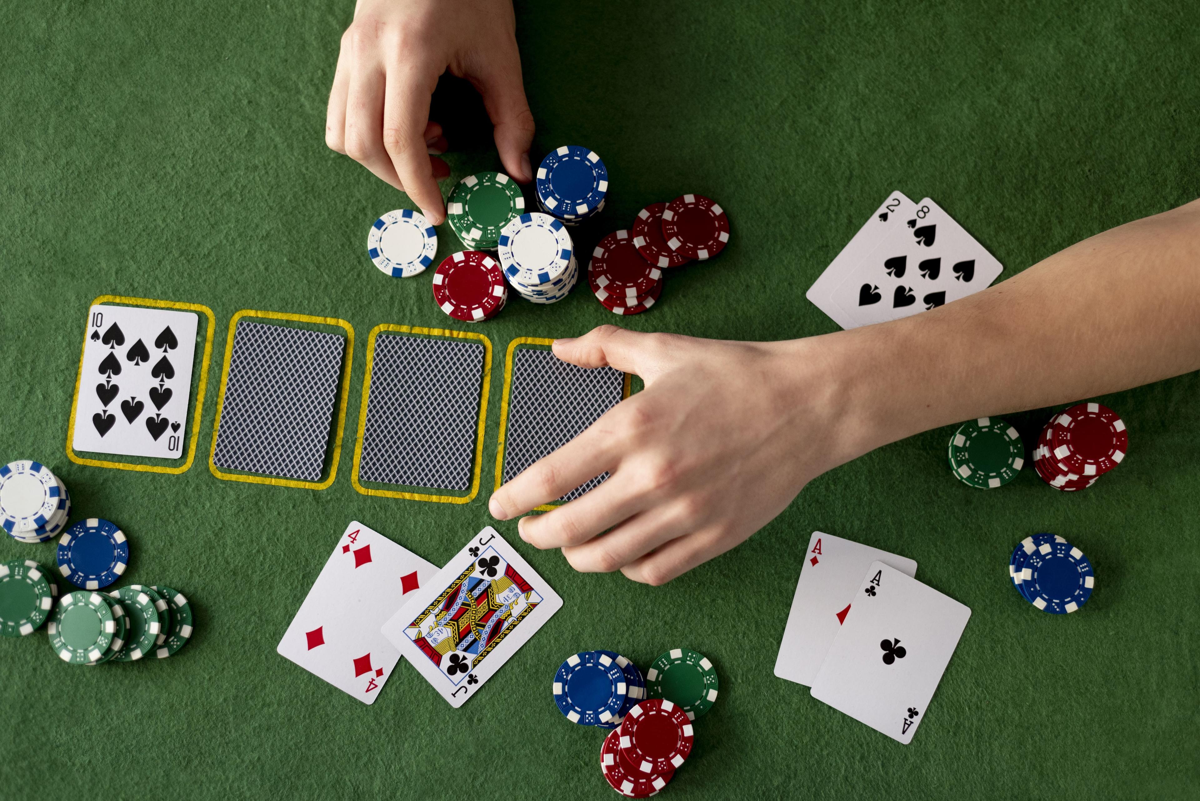 Calculadora de probabilidades de póquer y cómo puede mejorar su juego