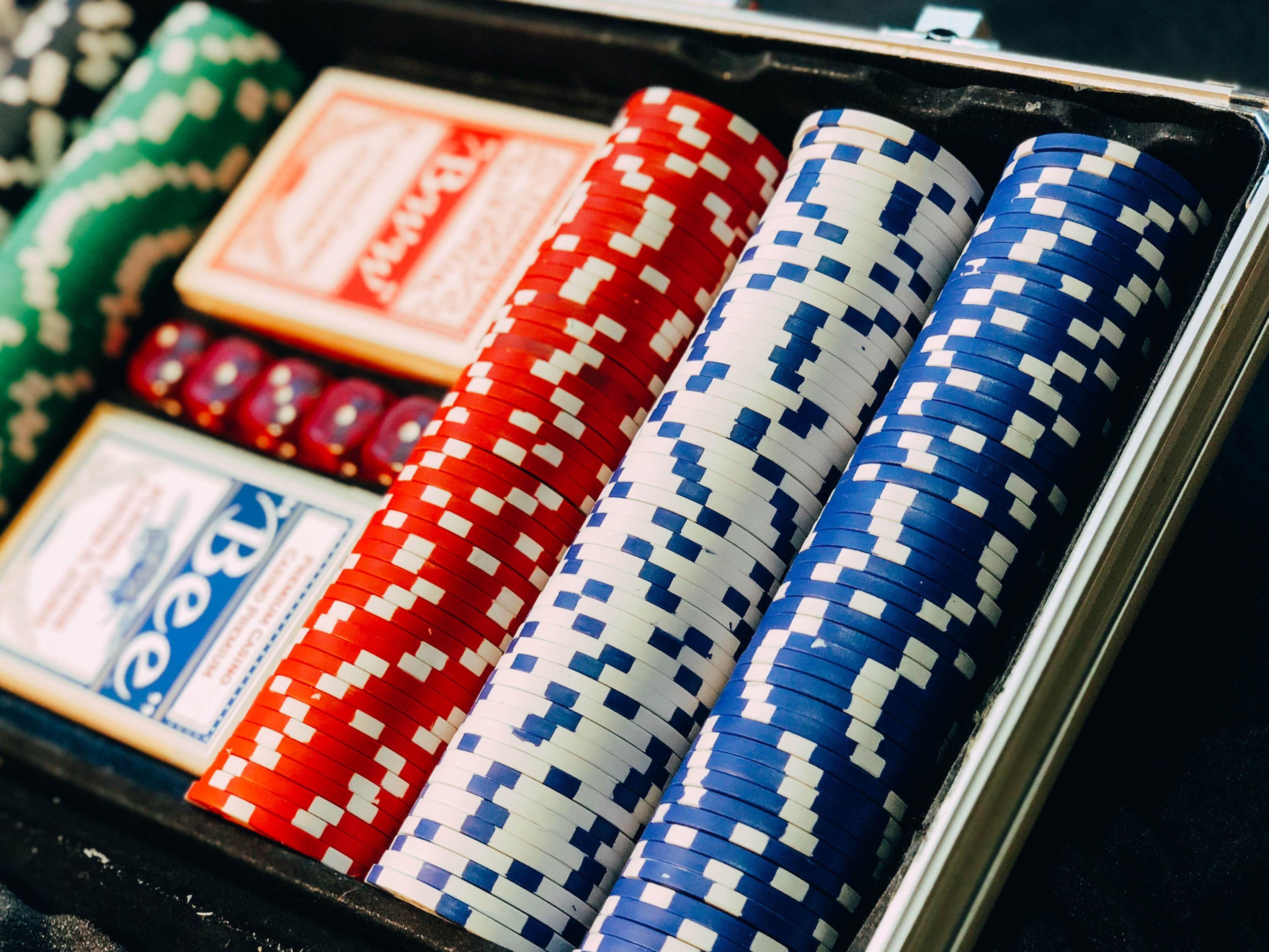 Ideas de Regalos para Entusiastas de los Casinos: Elige el Regalo Perfecto